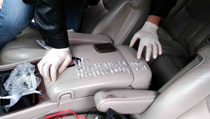 Grupare criminală de dealeri de droguri, DESTRUCTURATĂ de către ofiţerii SIS (FOTO)