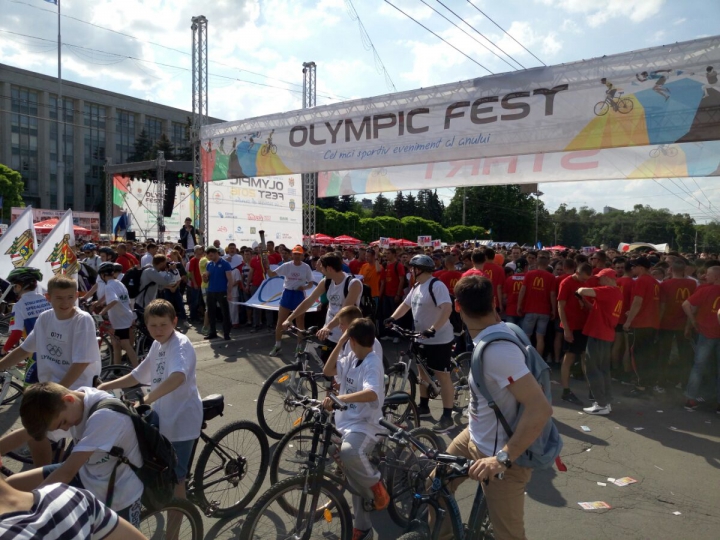 Eveniment sportiv în centrul Capitalei! În Piaţa Marii Adunări Naţionale s-a desfăşurat "Olympic Fest" (FOTO)