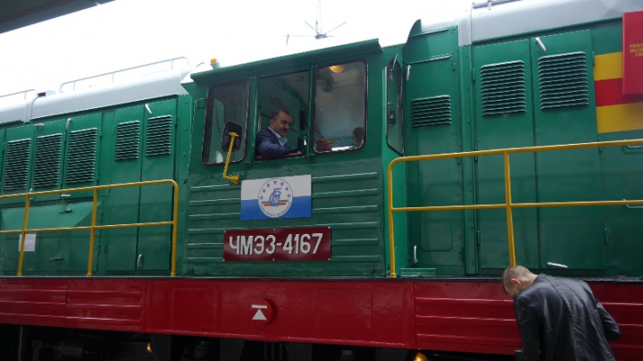 "A doua viață". Calea Ferată din Moldova a renovat patru locomotive (FOTO)