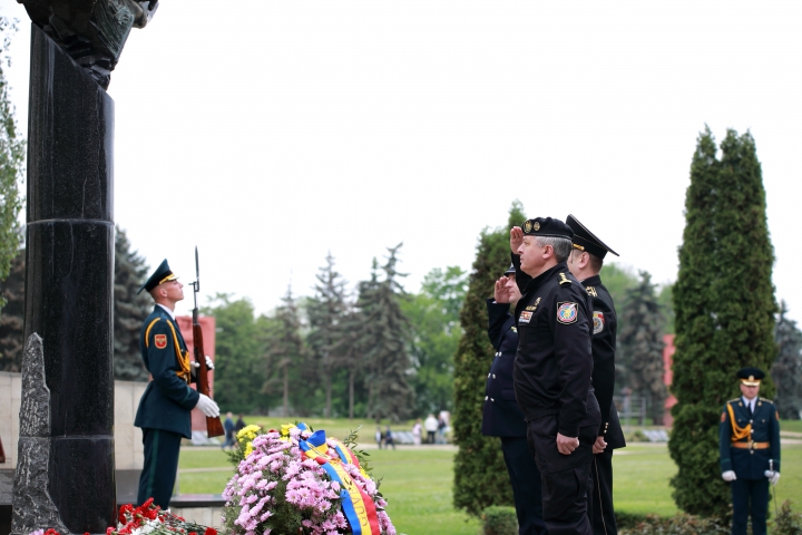 Conducătorii Moldovei au depus flori la Complexul Memorial Eternitate (GALERIE FOTO)