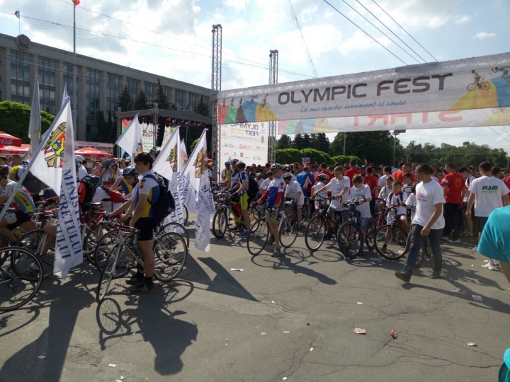 Eveniment sportiv în centrul Capitalei! În Piaţa Marii Adunări Naţionale s-a desfăşurat "Olympic Fest" (FOTO)