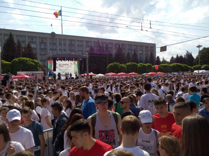 Eveniment sportiv în centrul Capitalei! În Piaţa Marii Adunări Naţionale s-a desfăşurat "Olympic Fest" (FOTO)