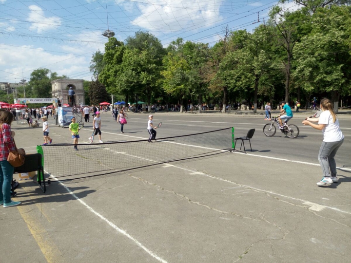 Eveniment sportiv în centrul Capitalei! În Piaţa Marii Adunări Naţionale s-a desfăşurat "Olympic Fest" (FOTO)