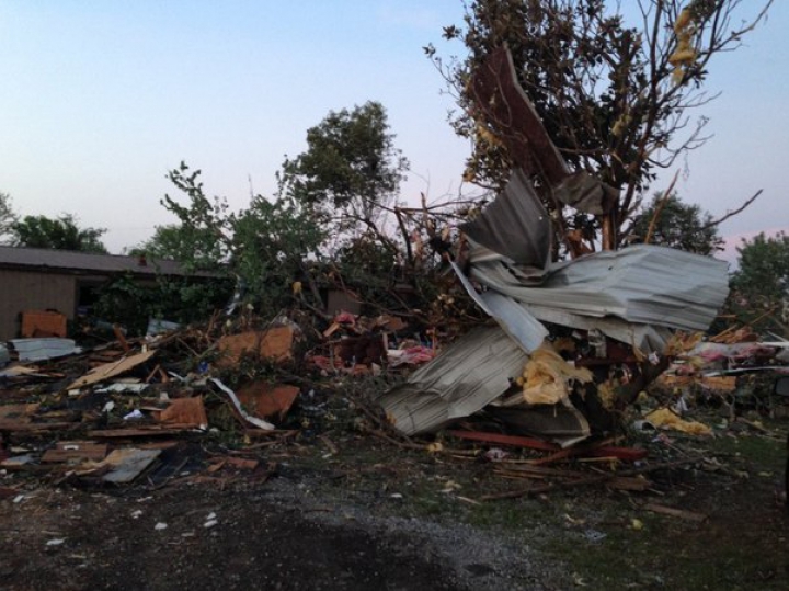 Tornadele fac ravagii în statul american Kentucky! Zeci de familii au rămas fără locuințe (FOTO/VIDEO)