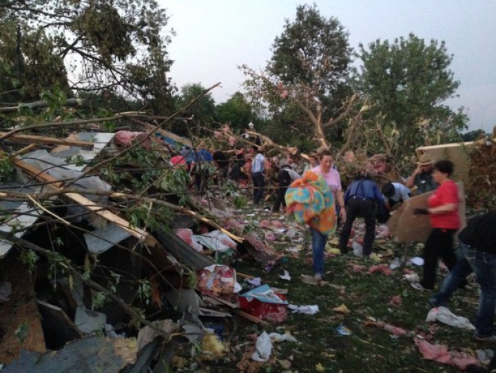 Tornadele fac ravagii în statul american Kentucky! Zeci de familii au rămas fără locuințe (FOTO/VIDEO)