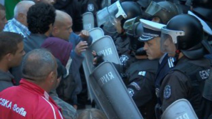 Proteste violente în Bulgaria. Mai mulți polițiști, spitalizați după o dispută cu manifestanții