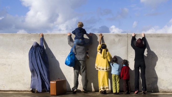 BUSINESS ilegal! Transportarea migranţilor în Uniunea Europeană, estimată la MILIARDE de dolari