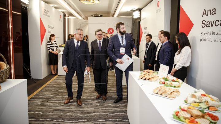 Forumul economic al AOAM: Cinci tineri antreprenori au primit granturi în valore de 50 de mii de lei