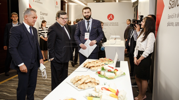 Forumul economic al AOAM: Cinci tineri antreprenori au primit granturi în valore de 50 de mii de lei