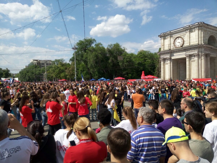 Eveniment sportiv în centrul Capitalei! În Piaţa Marii Adunări Naţionale s-a desfăşurat "Olympic Fest" (FOTO)