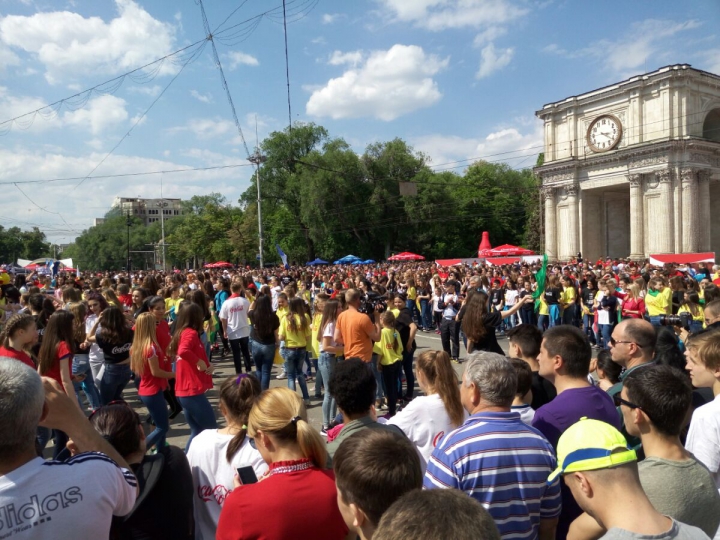 Eveniment sportiv în centrul Capitalei! În Piaţa Marii Adunări Naţionale s-a desfăşurat "Olympic Fest" (FOTO)