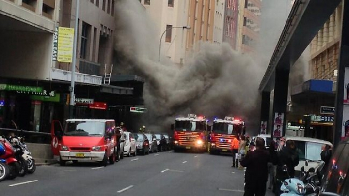 Doi oameni, GRAV RĂNIŢI, după ce a izbucnit un incediu în oraşul australian Sydney 