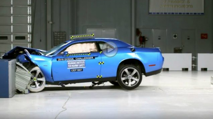 Muscle car-uri în teste de siguranță. Cum se comportă vehiculele iconice ale Americii (VIDEO)