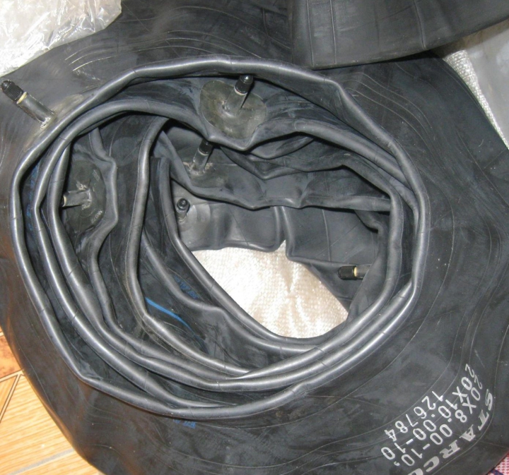 LOT IMPUNĂTOR de piese pentru tractoare, DEPISTATE de vameşii din nordul ţării