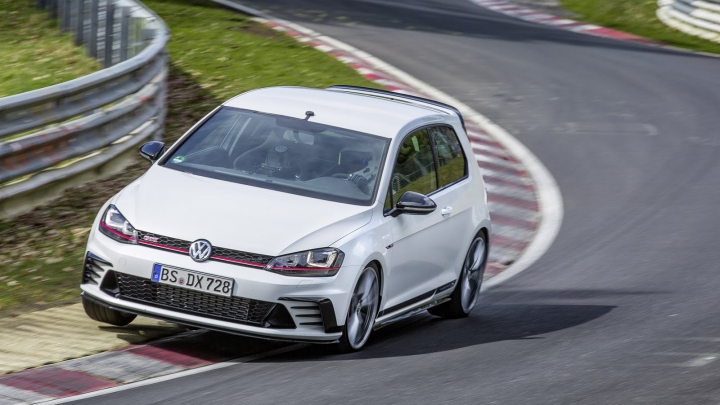 RECORD NOU pe circuitul Nurburgring! Timpul excelent obţinut de Volkswagen GTI Clubsport S (VIDEO)