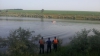 TRAGEDIE la scăldat! Un bărbat a intrat în lac să se răcorească, însă a fost înghiţit de ape