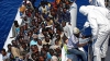 IMPORTANT! 2.000 de migranţi au fost salvaţi în largul Libiei de gărzile de coastă italiene