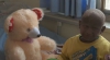 Povestea unui copil de 11 ani, care se transformă într-o statuie din cauza unei boli necruțătoare (VIDEO)