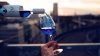 Vinul albastru electric produs în Spania face furori: "Încercaţi să uitaţi tot ce ştiţi despre vin!"