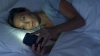 Medicii AVERTIZEAZĂ! Folosirea smartphone-ului în întuneric poate provoca ORBIRE PARŢIALĂ