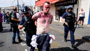 VIOLENŢE la EURO 2016: Un suporter englez se ZBATE ÎNTRE VIAŢĂ ŞI MOARTE, iar alţi 40 internaţi