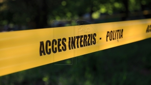 Vecinii, SPERIAŢI DE MOARTE: Un bărbat a căzut de la etajul patru al unui bloc din Capitală