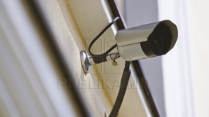 Soţia unui avocat a montat camere în biroul lui. Ce a descoperit a lăsat-o fără cuvinte 