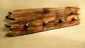 Dacă vezi un cârlig de haine într-o toaletă publică sau în hotel, ANUNŢĂ IMEDIAT POLIŢIA