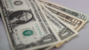 O chelneriţă a primit un bacşiş de peste 1.000 de dolari. Nu o să crezi ce s-a întâmplat a doua zi