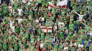 TRAGEDIE la EURO 2016! Un suporter a MURIT în tribune