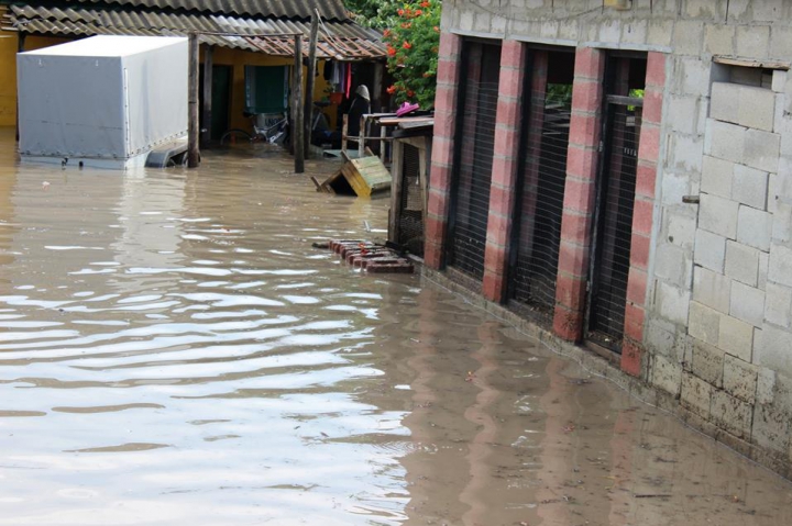 PLOAIA PUTERNICĂ A INUNDAT mai multe gospodării din raioanele Strășeni și Hâncești (FOTO/VIDEO)