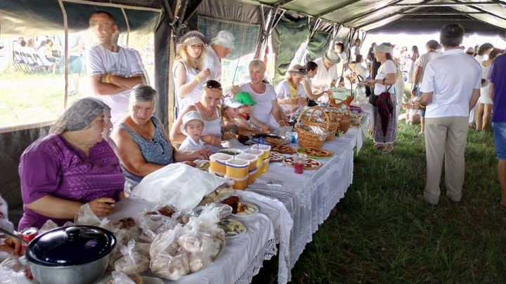 A doua ediţie a festivalului levănţicii a venit cu noi surprize. Ce au pregătit organizatorii (GALERIE FOTO)