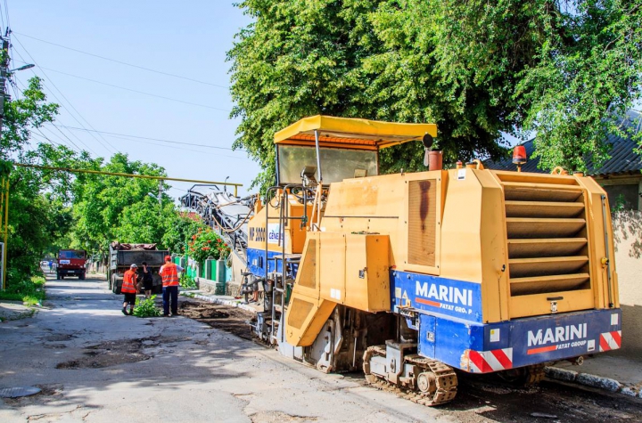 Drumurile din trei sectoare din oraşul Orhei intră în reparaţie capitală (FOTO)