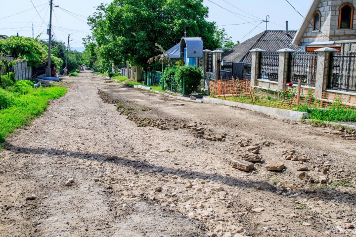 Drumurile din trei sectoare din oraşul Orhei intră în reparaţie capitală (FOTO)