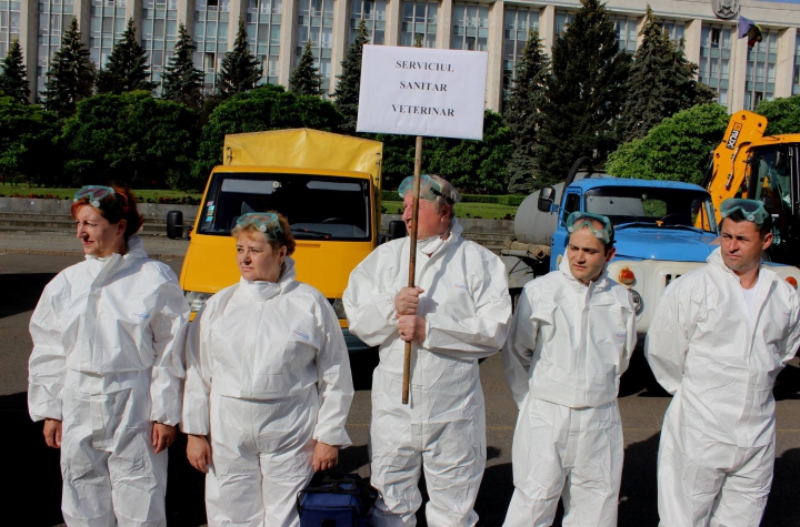 Un autobuz S-A RĂSTURNAT pe şoseaua Balcani. Zeci de pompieri au intervenit (VIDEO/FOTO)