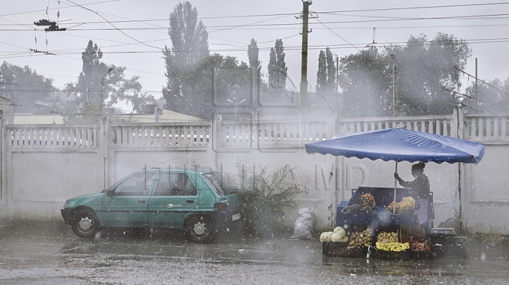 NU SE MAI OPRESC! PLOI PUTERNICE și în următoarele zile. Avertizarea meteorologilor