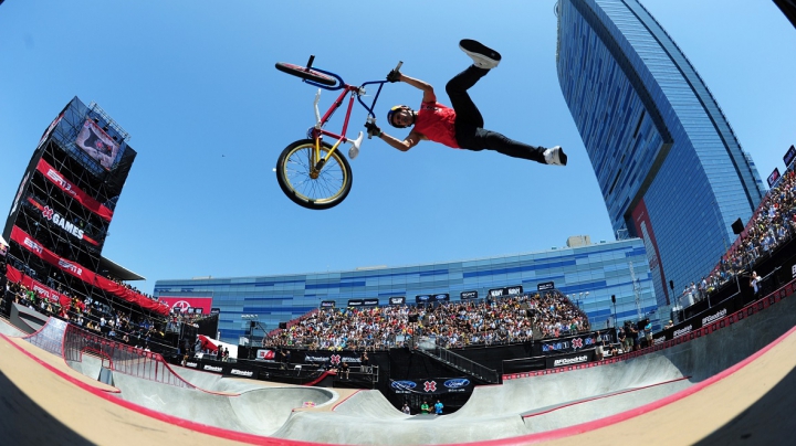 Trucuri senzaţionale la X Games. Cine a câștigat competiția 