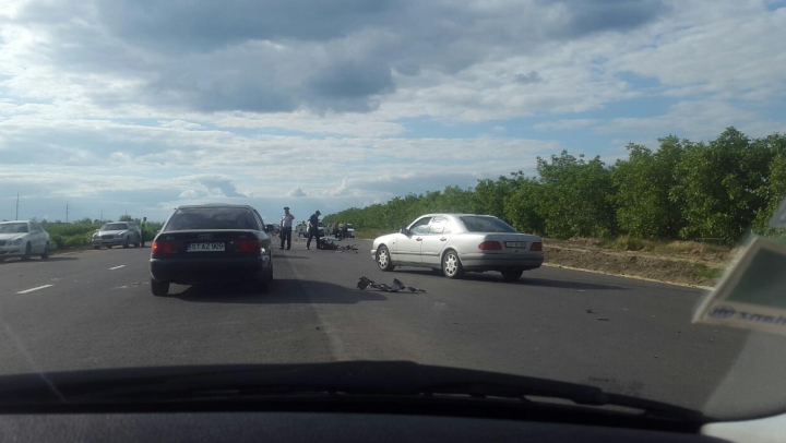 ZI NEAGRĂ! Un motociclist a murit în urma unui ACCIDENT TERIBIL în apropiere de Cojuşna (FOTO)