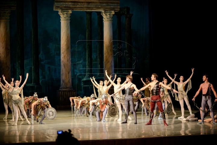 PREMIERĂ DE EXCEPŢIE la Chişinău! Teatrul de Operă şi Balet prezintă spectacolul "Spartacus" (FOTO)