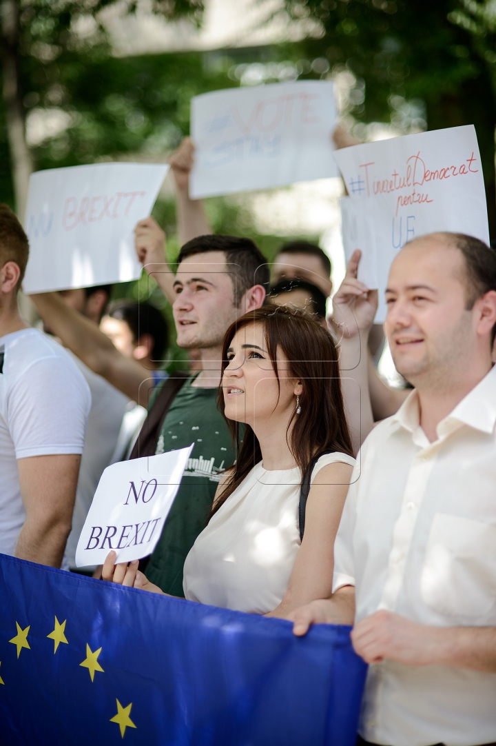 #NoBrexit! Tinerii democraţi au îndemnat poporul britanic să voteze PENTRU rămânerea în UE (FOTOREPORT)