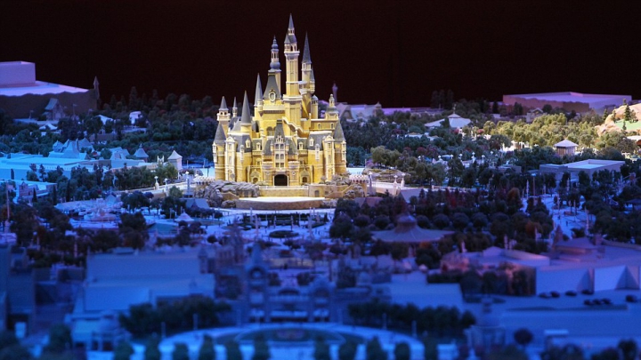 SPECTACULOS! Cum arată primul parc Disney din China (VIDEO)