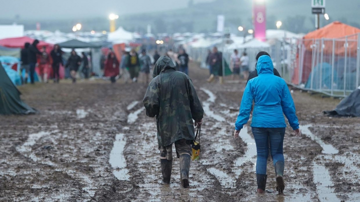 Festival de muzică, ANULAT din cauza vremii. 80 de persoane au fost rănite în urma unor fulgere