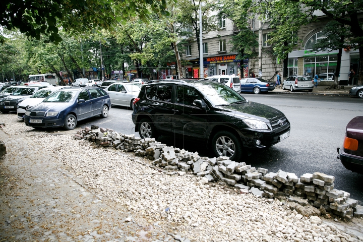 Cum arată unele tronsoane de drum de pe Bulevardul Ștefan cel Mare după reparații (FOTOREPORT)