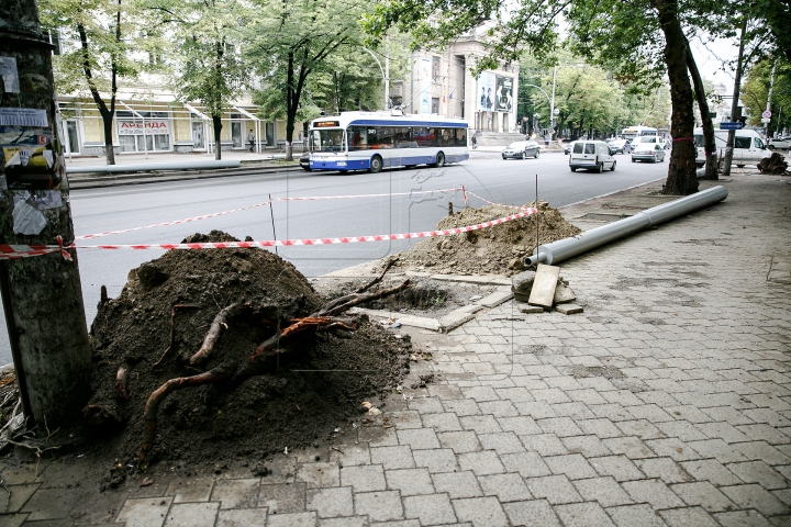 Cum arată unele tronsoane de drum de pe Bulevardul Ștefan cel Mare după reparații (FOTOREPORT)