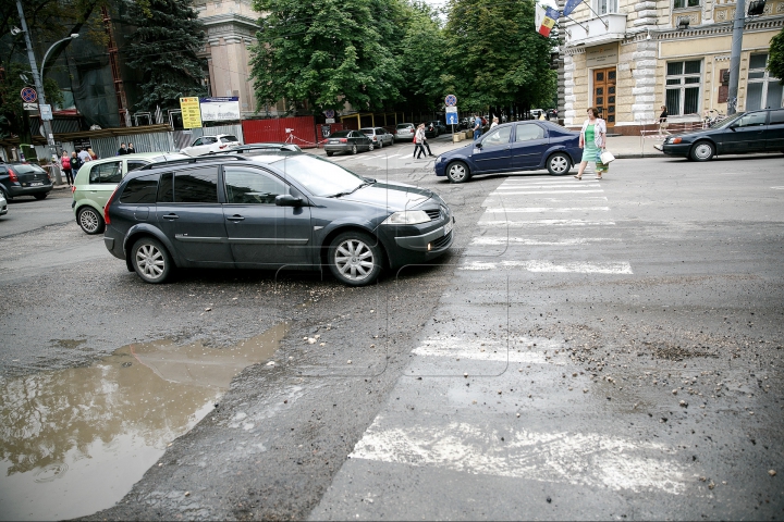 Cum arată unele tronsoane de drum de pe Bulevardul Ștefan cel Mare după reparații (FOTOREPORT)