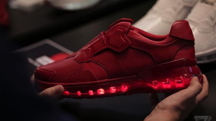 INEDIT! Pantoful inteligent Lenovo poate fi folosit pe post de controller în timpul jocurilor (VIDEO)