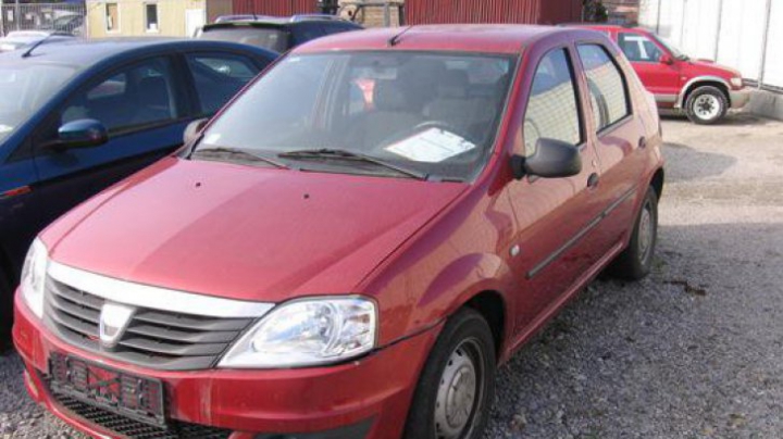 Afacere ilegală! Ce au depistat poliţiştii într-un automobil (VIDEO)