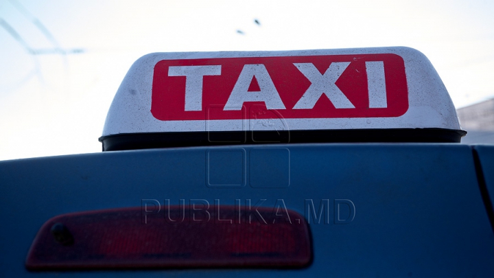 Călătorie cu peripeţii! Un client se plânge că a fost bătut şi furat de şoferul unui taxi