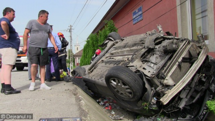 O familie de moldoveni, împlicată într-un GRAV ACCIDENT RUTIER în România (FOTO/VIDEO)