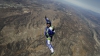INCREDIBIL! Un paraşutist a sărit din avion fără paraşută (VIDEO)